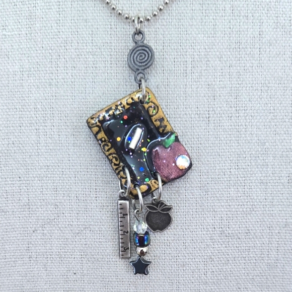 'TEACHER' NANETTE ORIJINELS CHARMS PENDANT NECKLACE - Picture 1 of 4